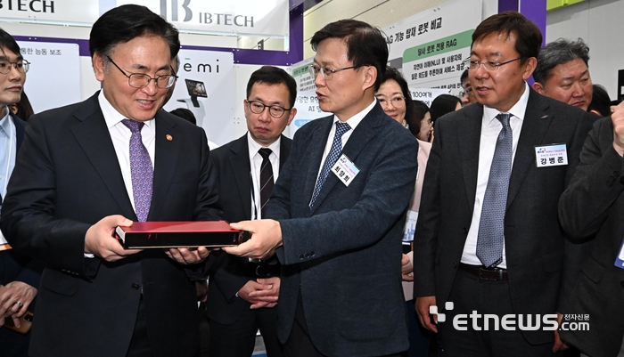 [포토] '이건 장관님이 들어야'