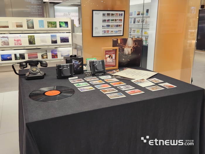 전시전에 배우 이종원의 비주얼 아트 필름이 전시되어 있다. (사진=김신영 기자)