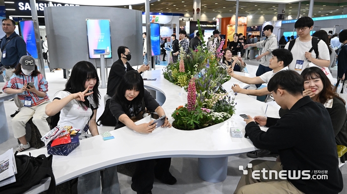 [포토] 갤럭시S25로 AI체험