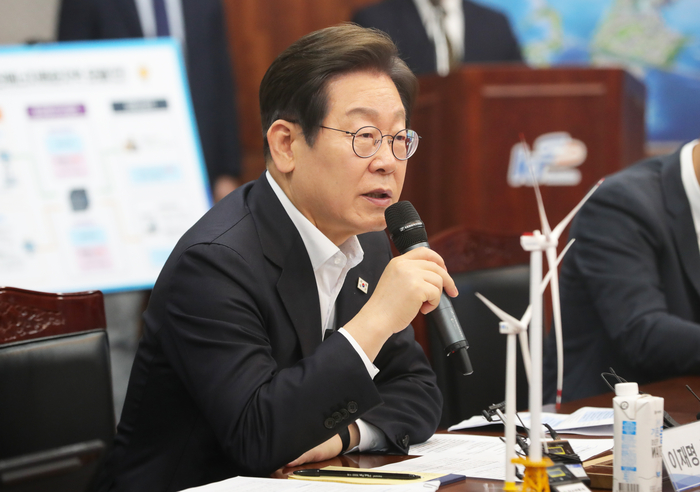 [대선 D-39] 이재명 “AI·로봇 활용 스마트농업 확산시킬 것…양곡관리법 재추진”