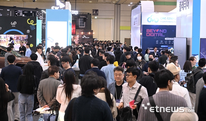 [전자신문 1만호] 월드IT쇼, 국내최대 글로벌 ICT전시회로 '우뚝'