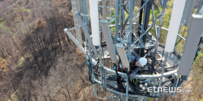 [포토] 산불 피해 한 달...통신망 완벽 복구 위해