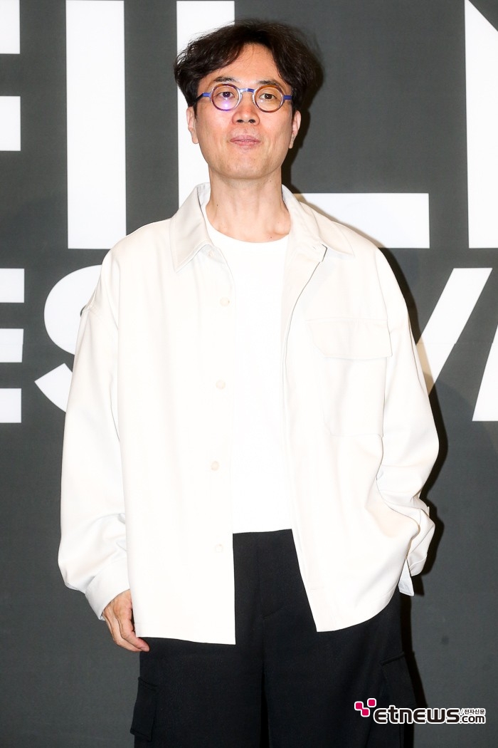 [ET포토] 민구동, '오버핏 어울리나요~'