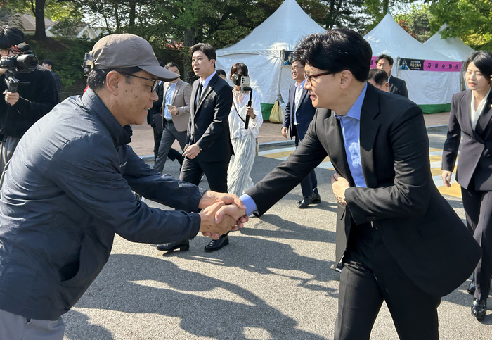 한동훈, '노후 걱정 없는 활력 100세' 비전 발표…고령친화 주거·돌봄테크·일자리 주치의 도입