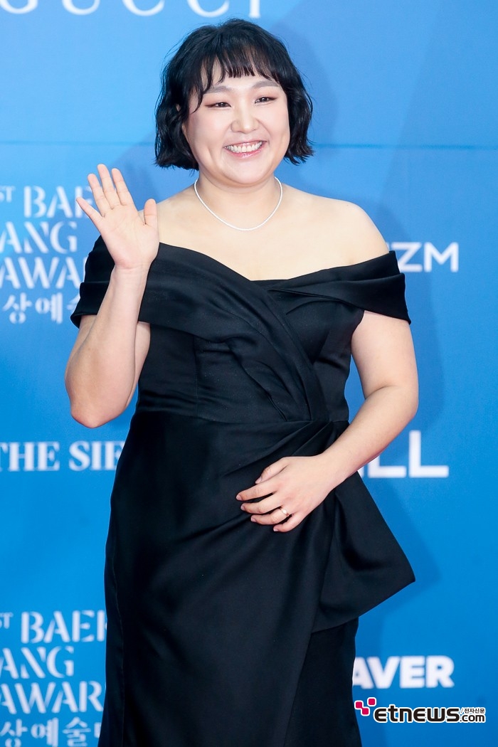 [ET포토] 이수지, '시원하게 드러낸 어깨'