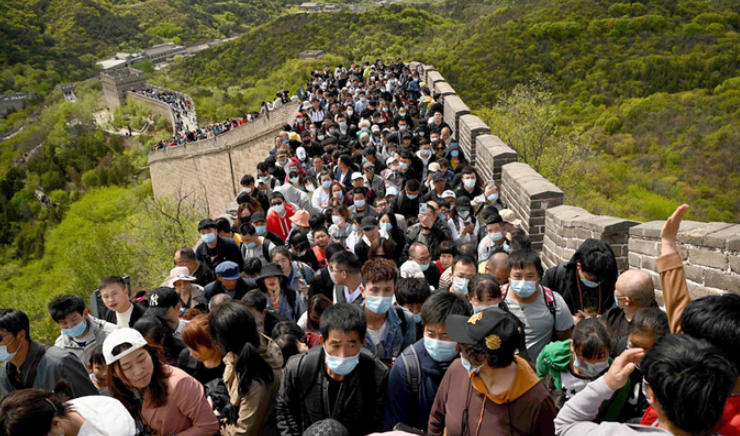 "中 관광객, 5일 만에 34조 썼다"... 황금연휴 소득에 웃는 中