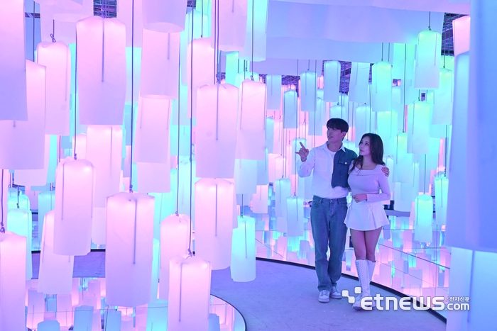 [포토] 새로운 감각의 미디어 아트 '2025 딜라이트 서울'