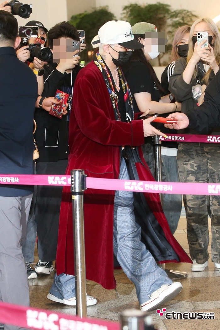 [ET포토] 지드래곤, '간지나는 레드코트'