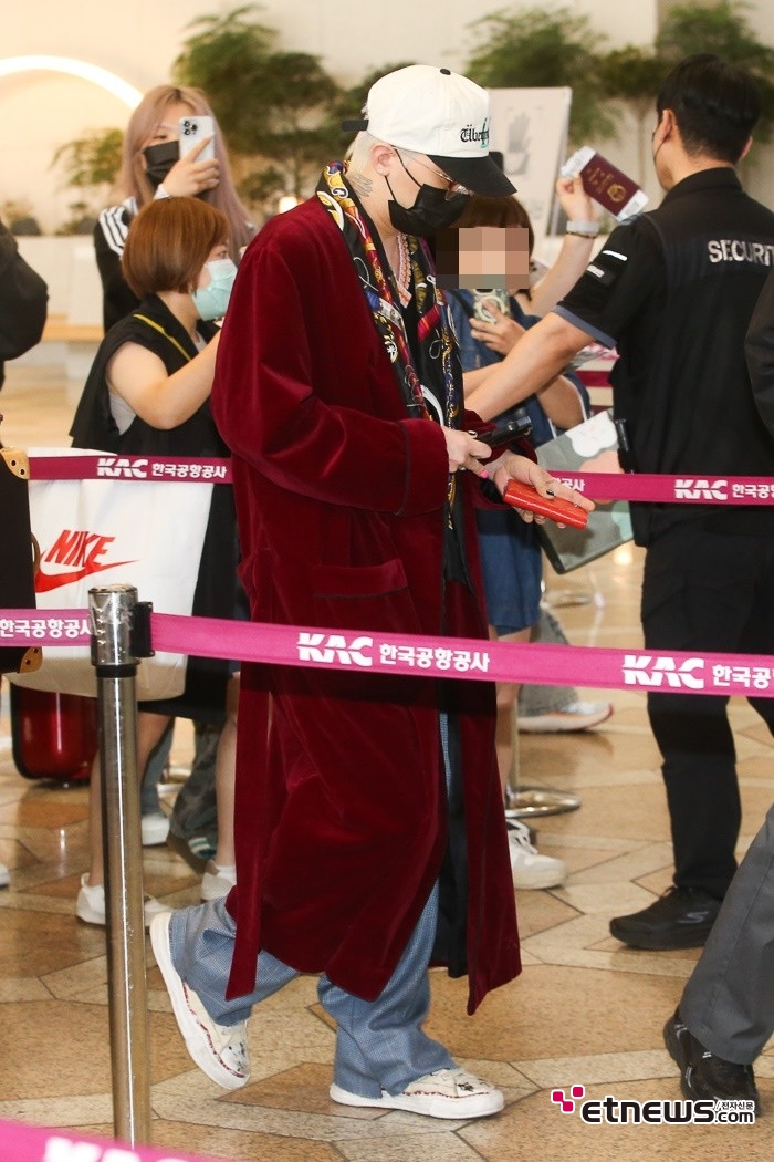 [ET포토] 지드래곤, '부티나는 출국패션'