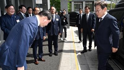 기사 썸네일