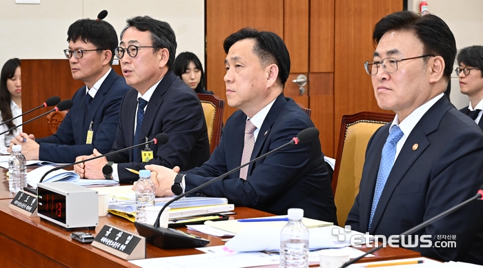 [포토] 답변하는 유영상