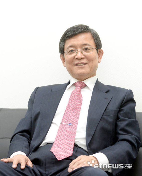 황중연 국가원로회의 사무총장