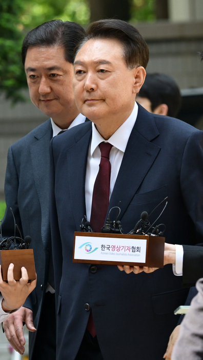 [포토] 윤석열 전 대통령, 중앙지법 출석