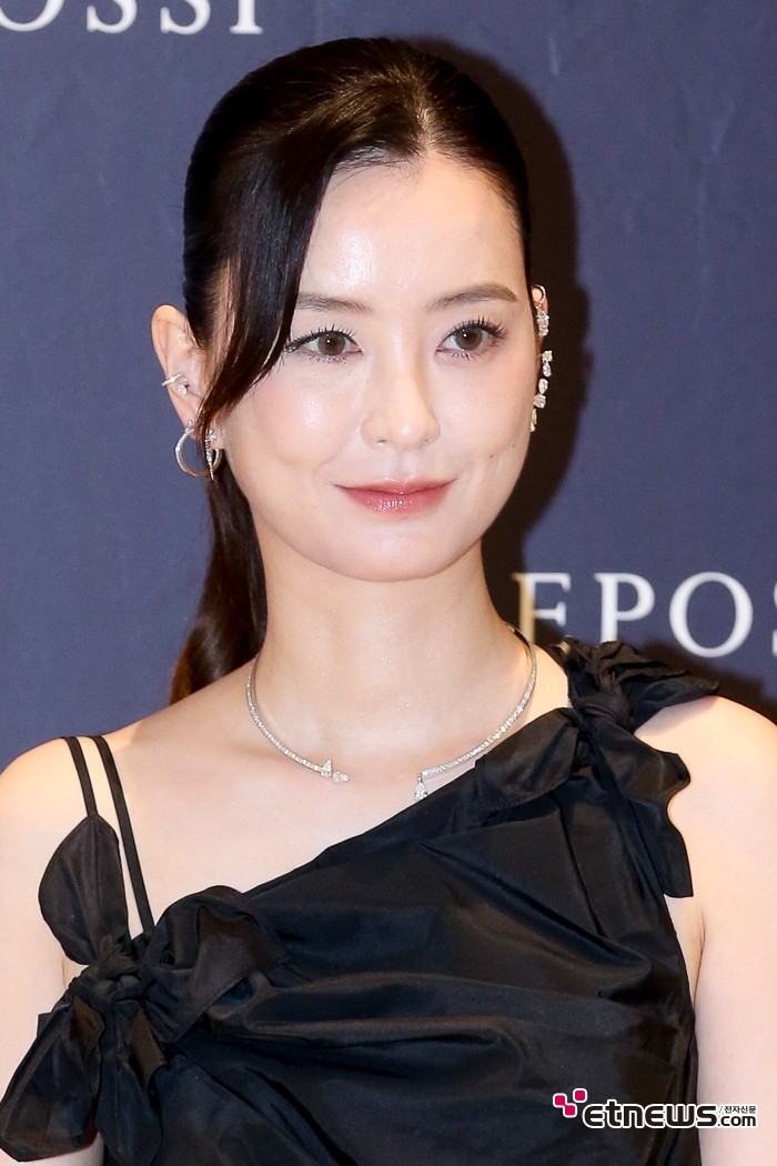 [ET포토] 정유미, '매력 머금고'