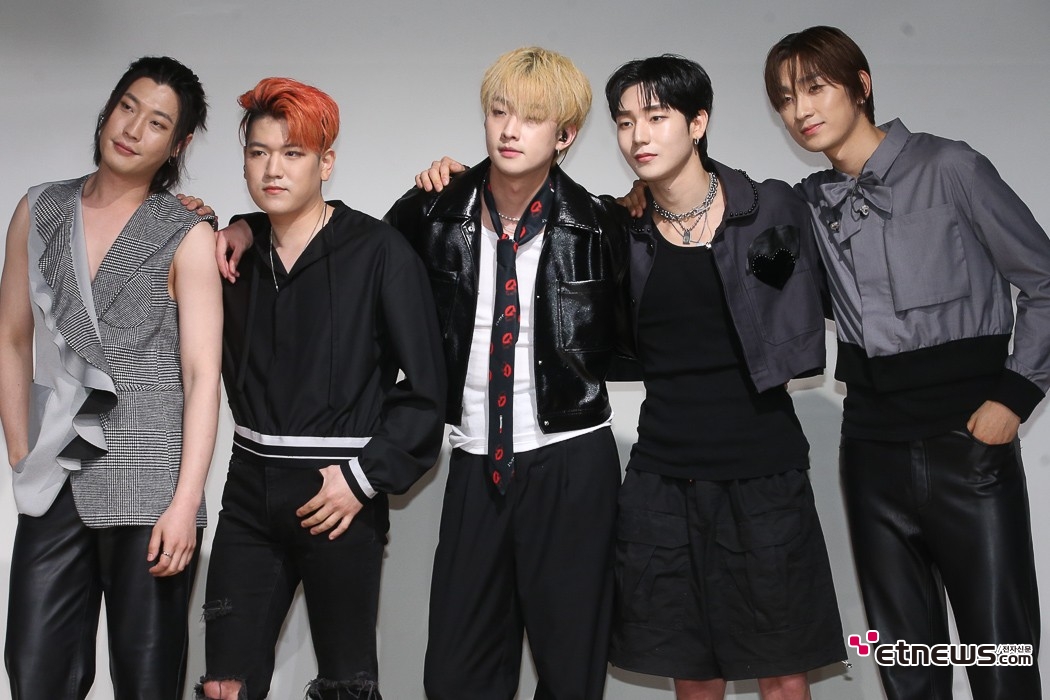 [ET포토] 투지, '희망과 위로를 전하는 밴드'