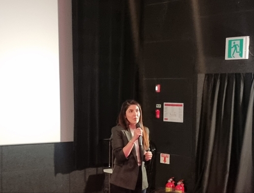 자이네 아키올 감독이 관객과 소통하고 있다. 사진=서울디지털대학교.