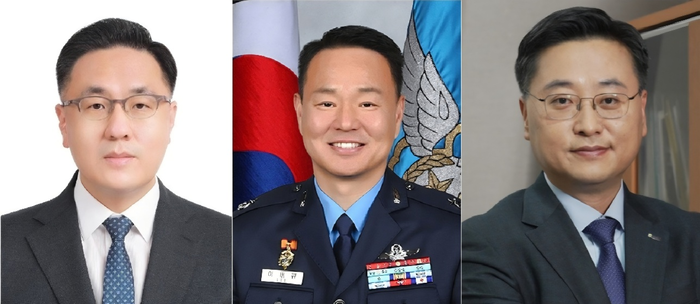 (왼쪽부터)배일권 행정안전부 공공지능데이터국장, 이태규 공군본부 기획관리참모부장, 정제영 한국교육학술정보원 원장이 IT서비스 공로공무원상을 수상했다.