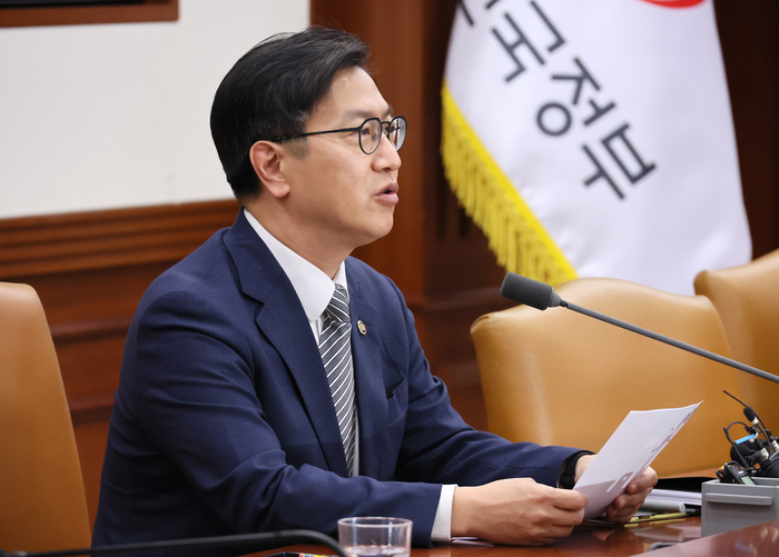 김범석 기획재정부 장관 직무대행 1차관이 14일 서울 종로구 정부서울청사에서 열린 경제관계장관회의 겸 산업경쟁력강화 관계장관회의에서 발언하고 있다.[연합뉴스]