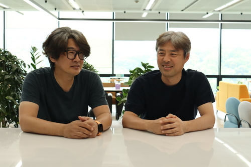플레이링스 오선호(좌)와 안병환(우) 신임 공동대표. 사진=위메이드플레이.