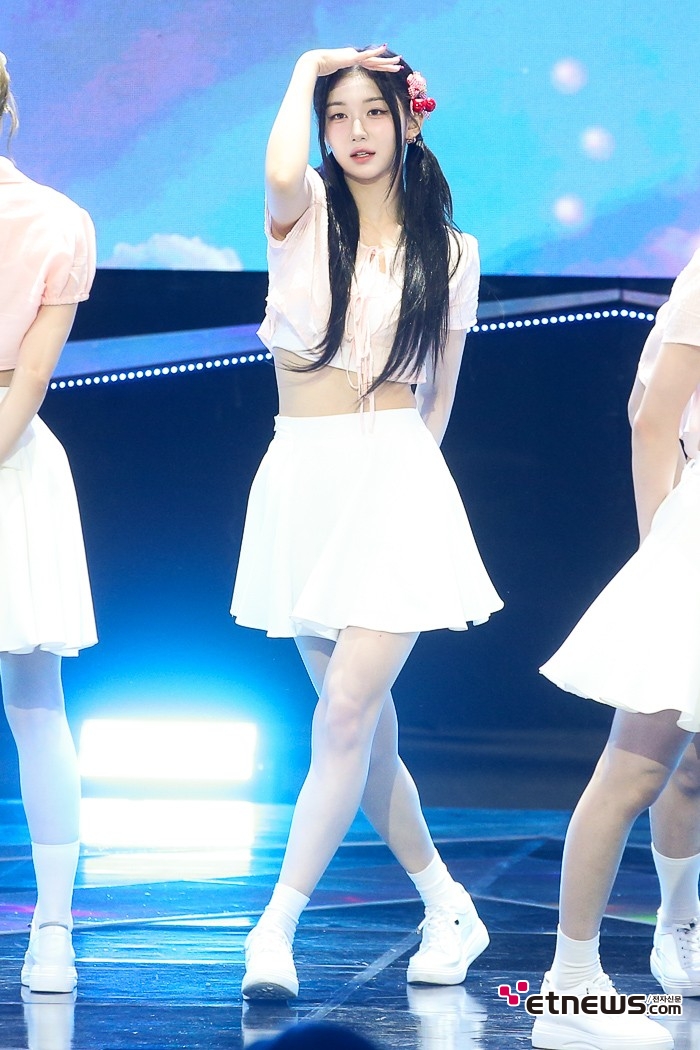 [ET포토] 트리플에스 카에데, '저 멀리 바라보며'