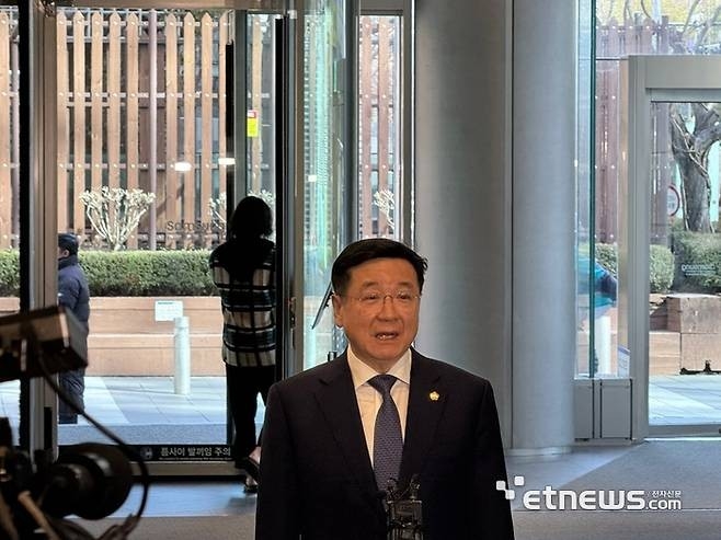 이찬희 준감위원장