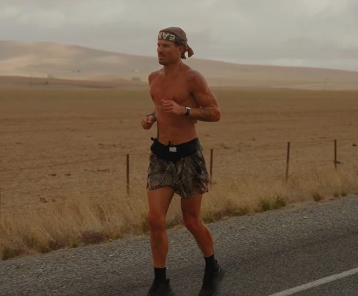 “어머니 생각하며 힘냈다”… 하루 100km 달려 35일 만에 호주 횡단한 남성