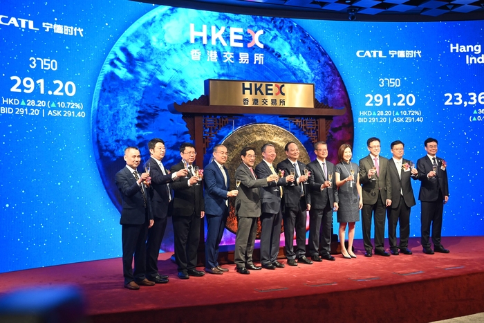 세계 최대 배터리 제조업체인 중국의 CATL이 20일 홍콩증권거래소에 상장했다.   연합뉴스 / AFP