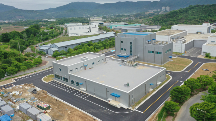 미생물실증지원센터 교육관.