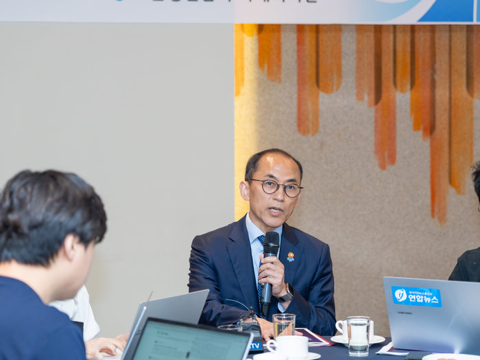 고학수 개인정보보호위원회 위원장이 21일 오후 서울 중구 은행회관에서 개최된 기자간담회에서 질의에 답변하고 있다.(개인정보보호위원회 제공)