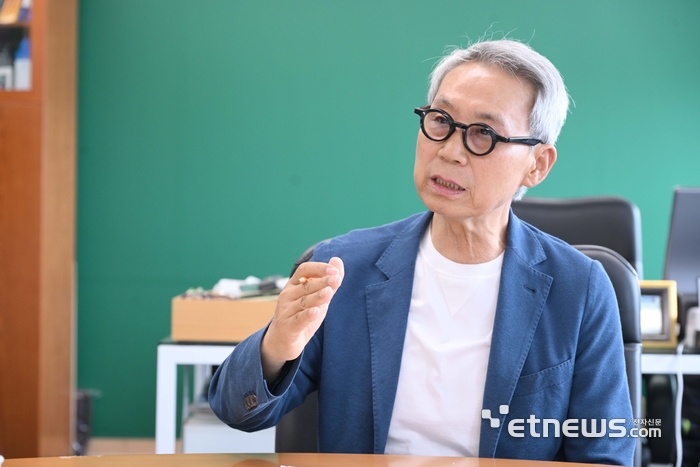 [人사이트]이근면 성균관대 특임교수 “아이들 세대를 위해 투표할 때”