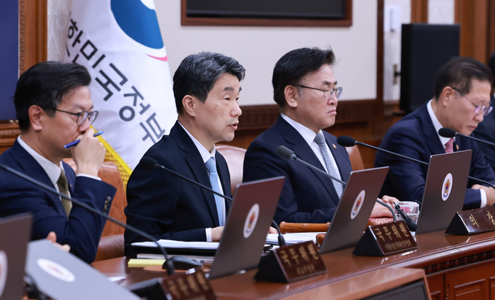 이주호 권한대행 국무회의 발언     (서울=연합뉴스) 홍해인 기자 = 이주호 대통령 권한대행 부총리 겸 교육부 장관이 28일 정부서울청사에서 열린 국무회의에서 발언하고 있다. 2025.5.28     hihong@yna.co.kr (끝)