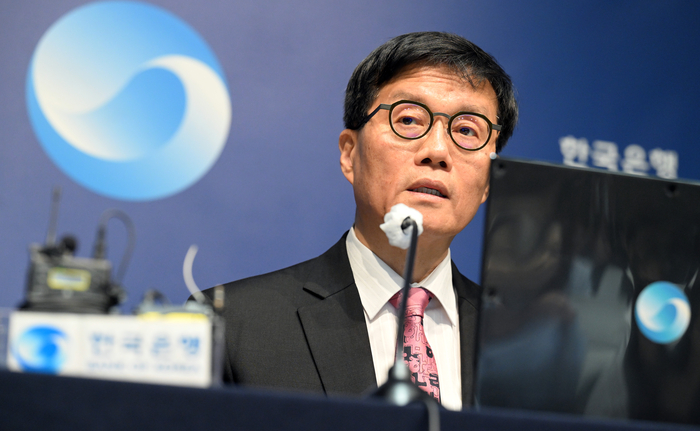 발언하는 이창용 한은 총재     (서울=연합뉴스) 이창용 한국은행 총재가 29일 서울 중구 한국은행에서 열린 금융통화위원회 금리 결정에 대한 기자간담회에서 발언하고 있다. 2025.5.29 [사진공동취재단]     photo@yna.co.kr (끝)