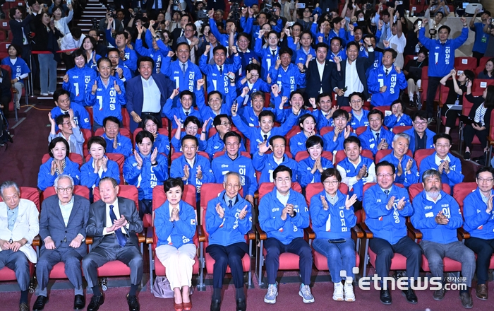 [ET톡]숙의 필요한 '플랫폼 입법'