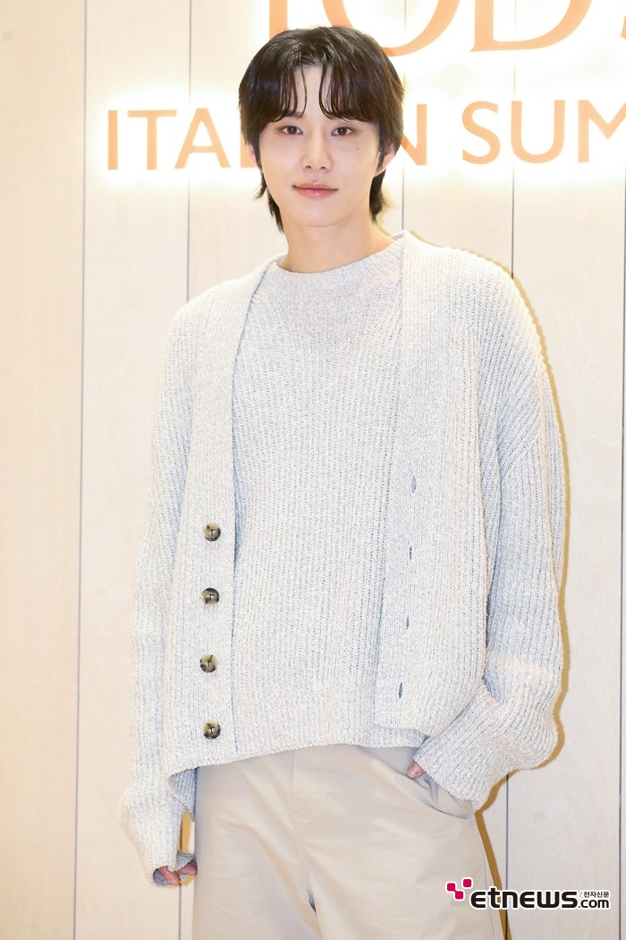 [ET포토] NCT 정우, '심쿵 눈맞춤'