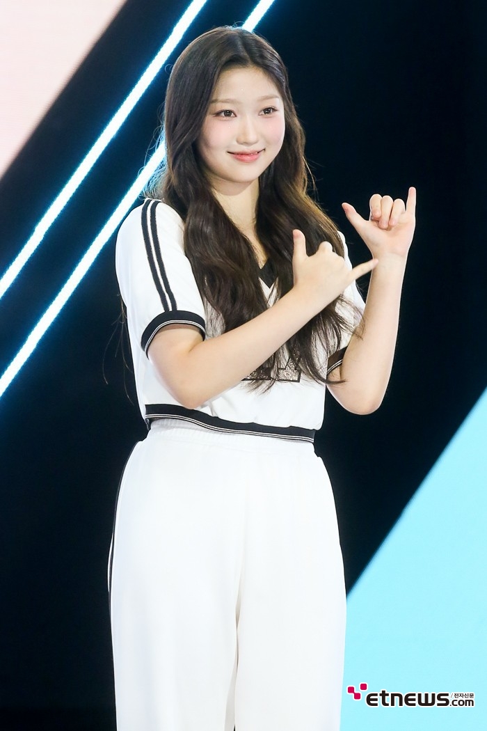 [ET포토] 유스피어 로아, '막내의 상큼함'