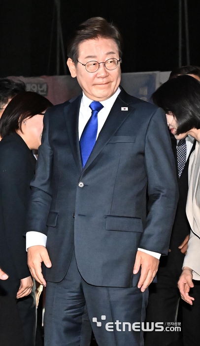 [포토] 당사 도착한 이재명