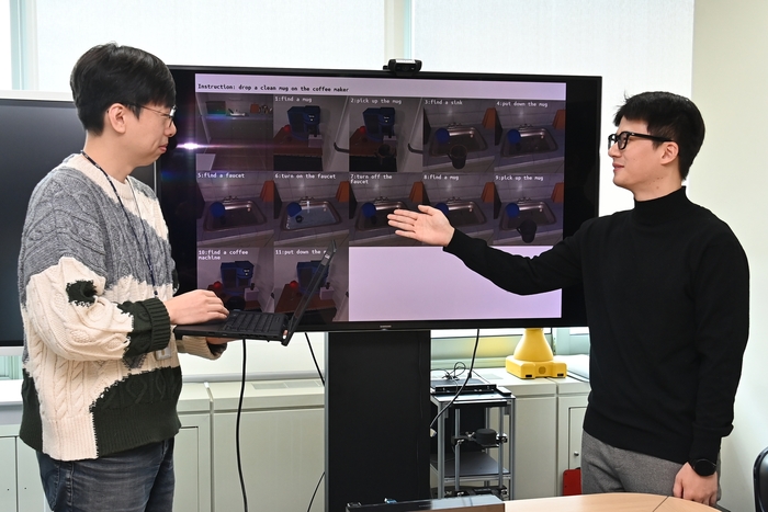 [AI 휴머노이드 시대]〈상〉전 세계 각축전...연구 경쟁 점화