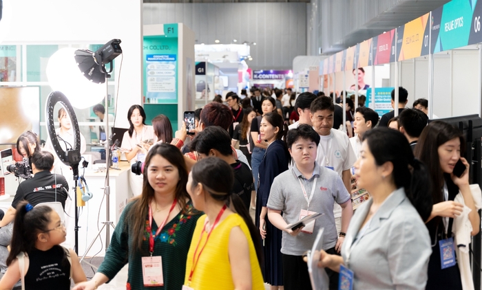한국무역협회와 코엑스가 지난 2024년 5월 30일부터 6월 2일까지 나흘간 베트남 호치민 SECC 전시장에서 공동으로 개최한 '2024 베트남 국제 프리미엄 소비재전' 전경.