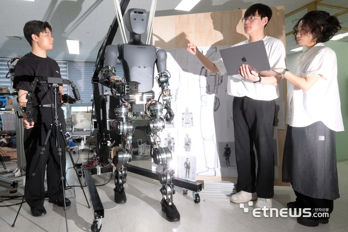 [포토] AI 휴머노이드 로봇 연구에 매진