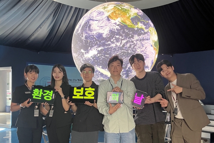 국립광주과학관은 지난 5일 '세계 환경의 날'을 맞아 젊은 직원 중심의 혁신 청년자문회의(주니어보드)가 주도하는 'ESG 실천약속' 프로젝트를 전개했다.