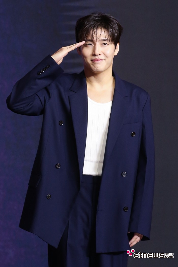 [ET포토] 강하늘, '각잡고 경례'