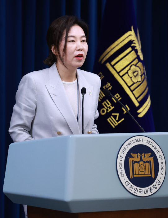 강유정 대변인, 대통령경호처 인사 관련 현안 브리핑
     (서울=연합뉴스) 홍해인 기자 = 강유정 대통령실 대변인이 9일 서울 용산 대통령실 청사에서 대통령경호처 인사 관련 현안 브리핑을 하고 있다. 2025.6.9
     hihong@yna.co.kr
 (끝)