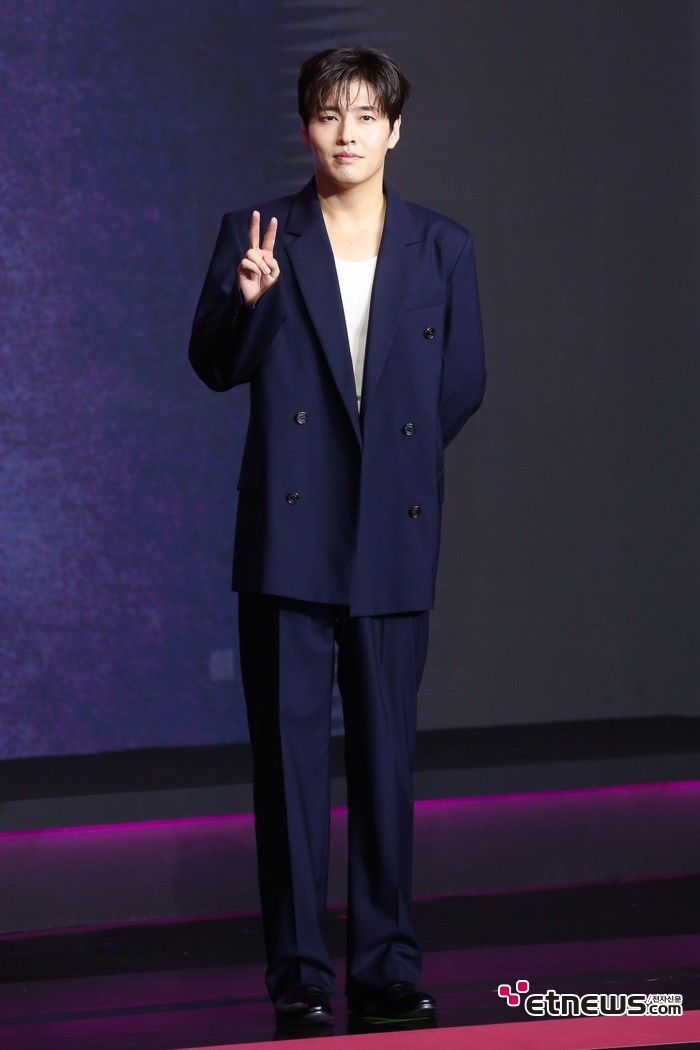 [ET포토] 강하늘, '4차원 브이'