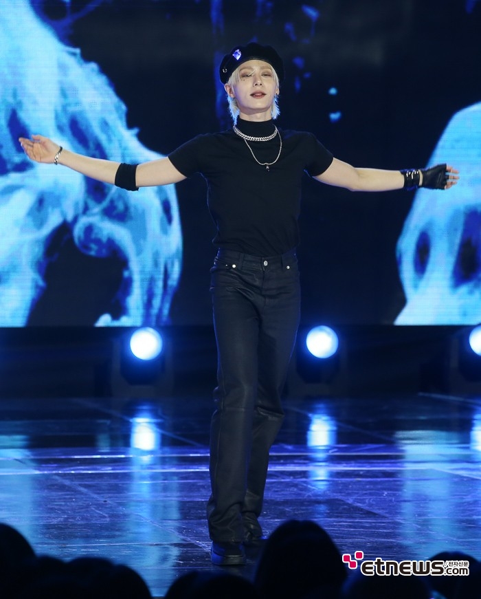 [ET포토] 환웅, '날개를 펴고''