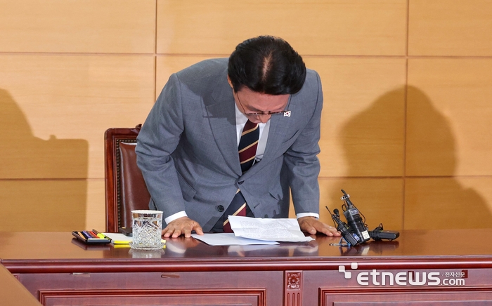 [포토] 인사하는 김민석 총리 후보자