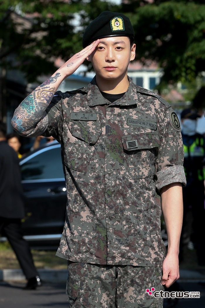 [ET포토] BTS 정국, '전역을 명 받았습니다'