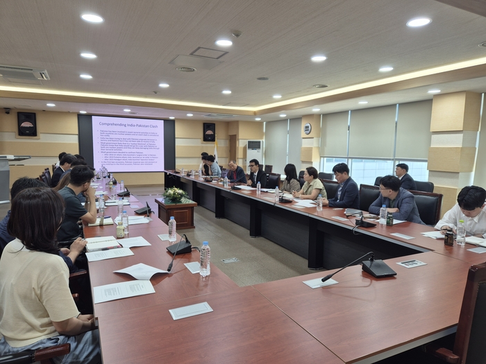 전남테크노파크는 11일 전남테크노파크 순천 본원에서 '인도 투자환경 진단 및 중소기업 진출을 위한 실무전략'을 주제로 세미나를 개최했다.