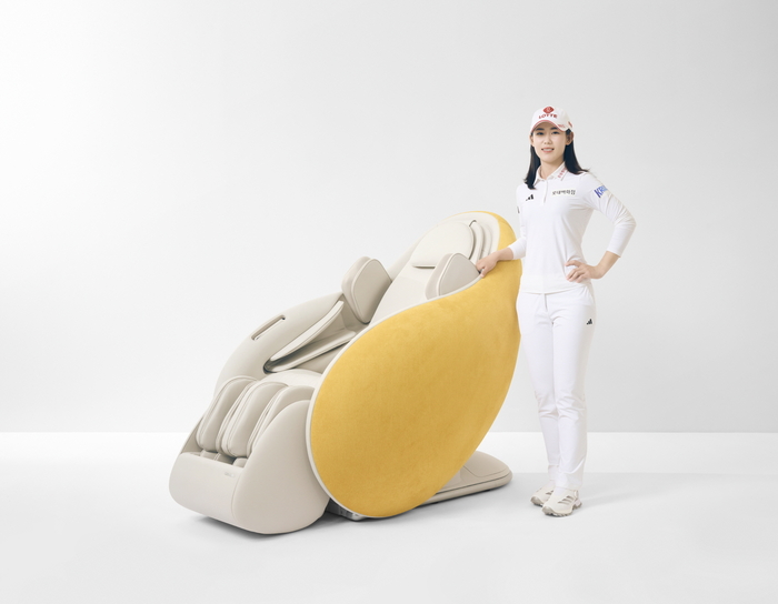 세라젬 파우제 피팅 서비스를 적용한 파우제 M8 Fit과, 세라젬이 후원하는 골프선수 황유민 프로