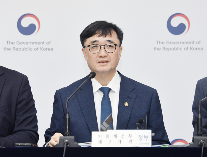 임기근 기획재정부 2차관이 18일 정부세종청사 브리핑에서 2025년 2차 추가경정예산안에 대해 설명하고 있다.[연합뉴스]