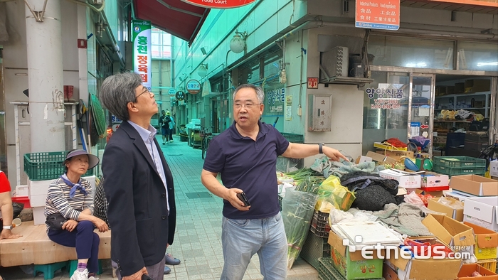 강원 양양 전통시장, 수해 대비 점검! 박순홍 중기청장 방문 및 상인 애로사항 청취
